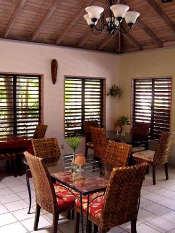 Fort Recovery Beachfront Villa & Suites Freshwater Pond Restaurante foto